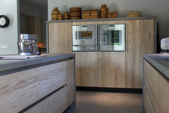 Houten keuken op maat gemaakt met werkblad van beton - JP Walker keukens