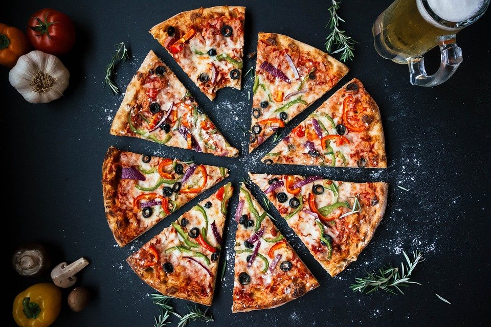 Pizza makkelijker snijden met dit pizzames #pizza #pizzames #keukenmessen