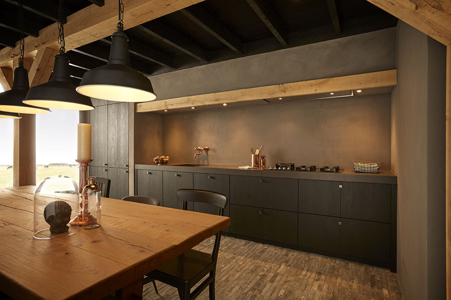 Zwarte keuken in landelijke stijl via Keller Keukens #zwartekeuken #landelijk #kellerkeukens