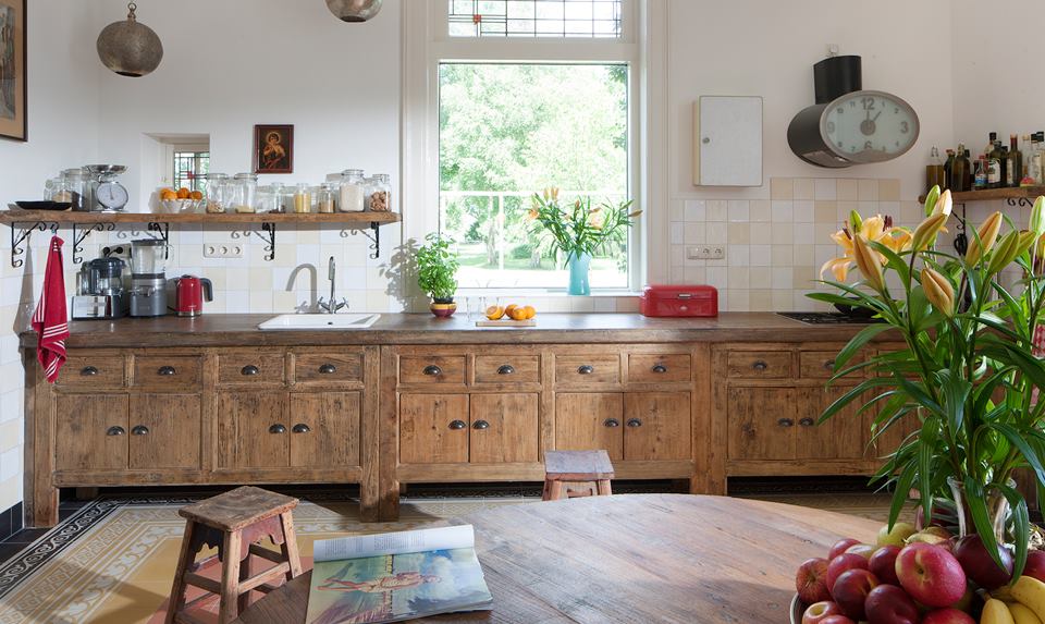 Landelijke keuken vintage-stijl van sloophout via RestyleXL