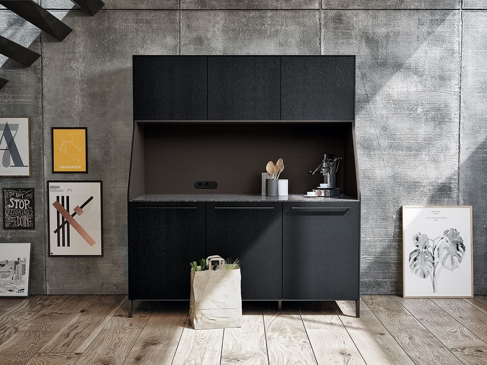 keukenconcept SieMatic 29 Urban met veel functies, zoals spoelen, bereiden, koken, bakken, stomen, koelen, vriezen, afwassen, koffie zetten en opbergen. Compleet met alle daarvoor noodzakelijke aansluitpunten voor water, afvoer, gas en elektra, met geïntegreerde verlichting. Dit alles in een vernieuwend, tijdloos elegant design, naar keuze leverbaar in diverse uitvoeringen, zowel open als gesloten. 