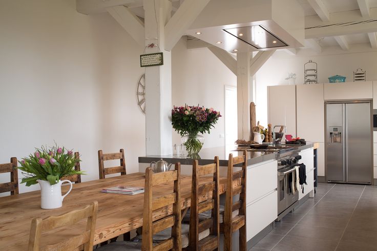 FotoLandelijke keukens: een sfeervolle keuken met landelijke stijl
