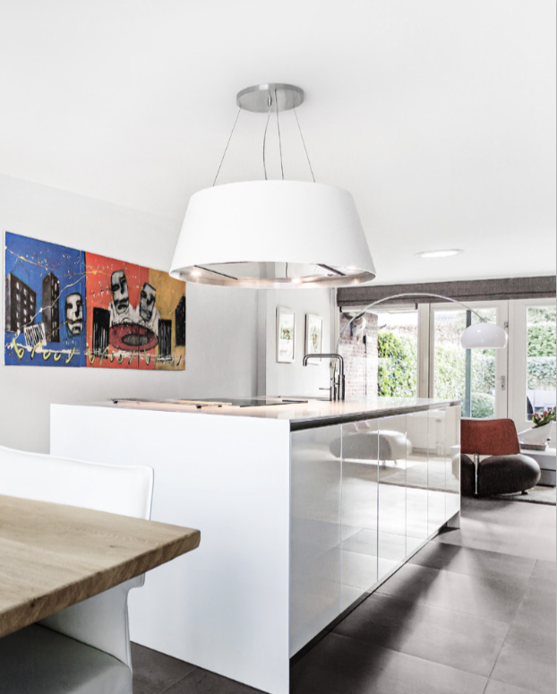 Eilandafzuigkap wit van corian. Wave Kitchen Design #keuken #design #afzuigkap