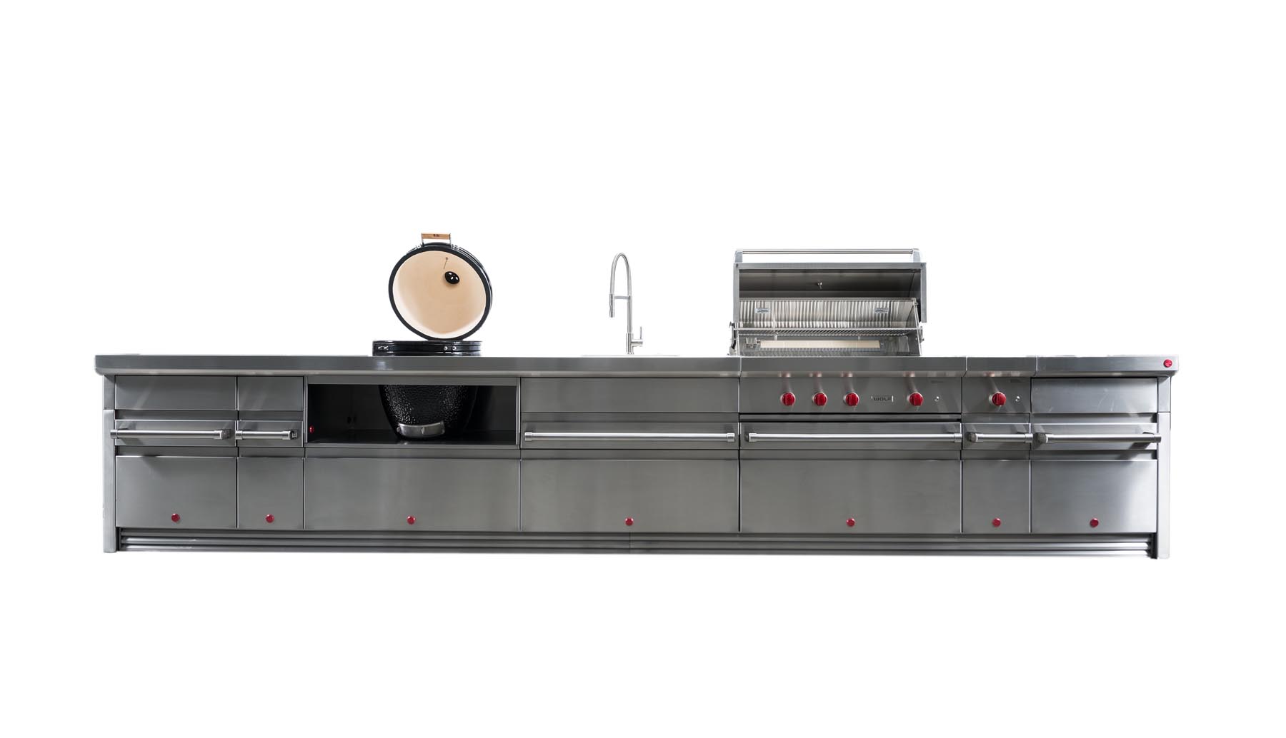 Luxe buitenkeuken met grill op maat gemaakt. Wolf Outdoor Kitchen #subzerowolf #buitenkeuken #tuin #outdoor #outdoorkitchen
